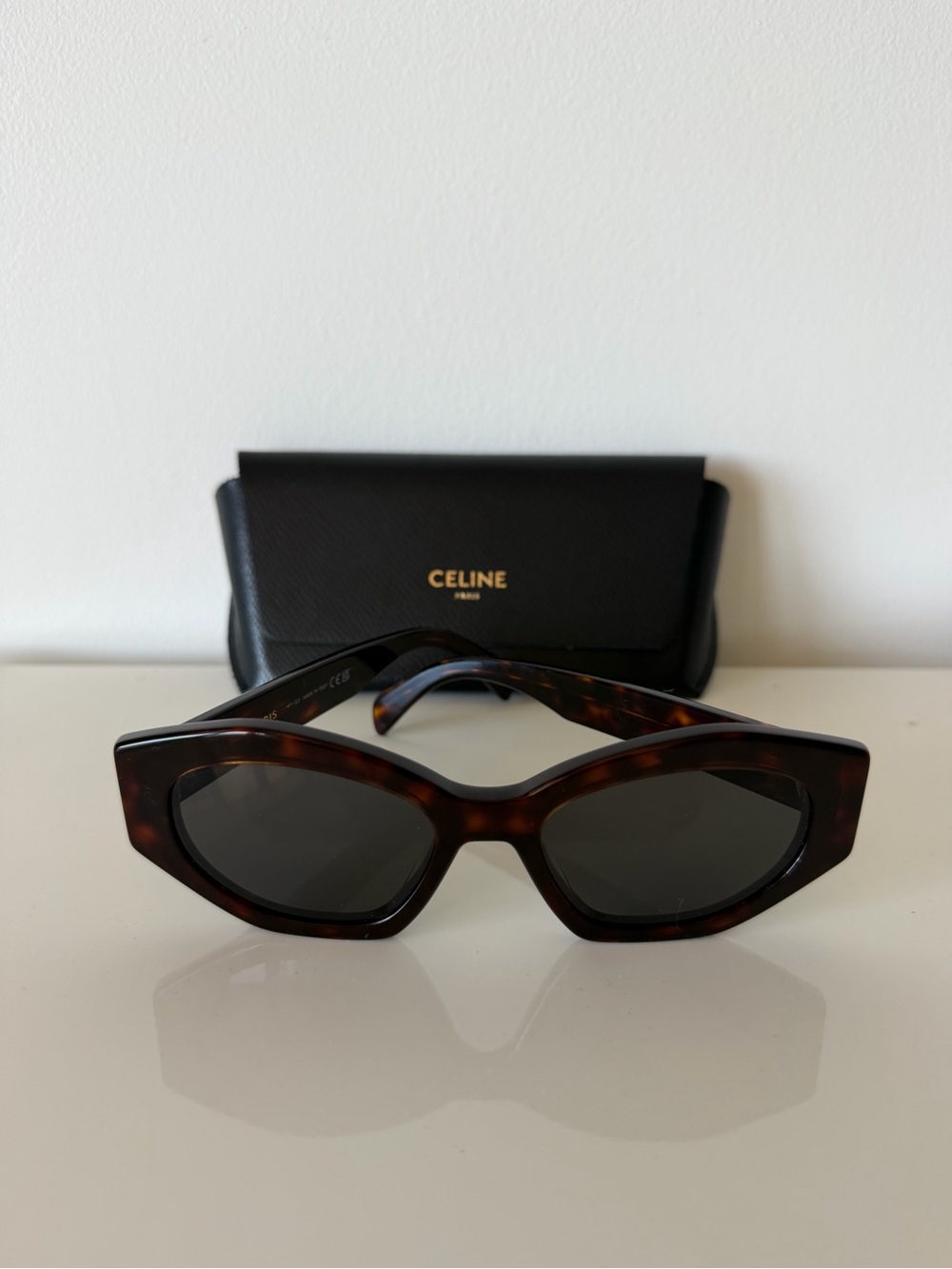 Celine Triomphe 15 Sunglasses Tortoiseshell Cat-Eye Sunglasses with Dark Lenses